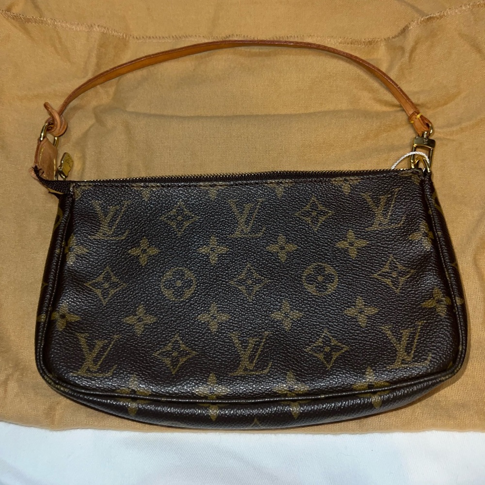 Louis Vuitton Pochette Accessories